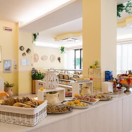 Hotel Miranda Белариа-Игеа Марина Екстериор снимка