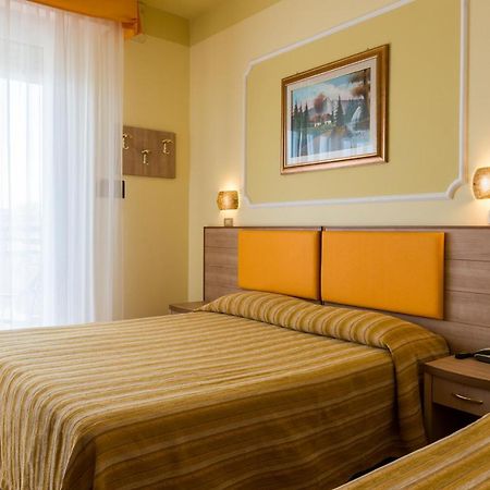 Hotel Miranda Белариа-Игеа Марина Екстериор снимка