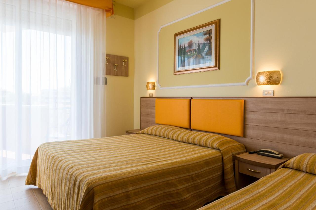 Hotel Miranda Белариа-Игеа Марина Екстериор снимка