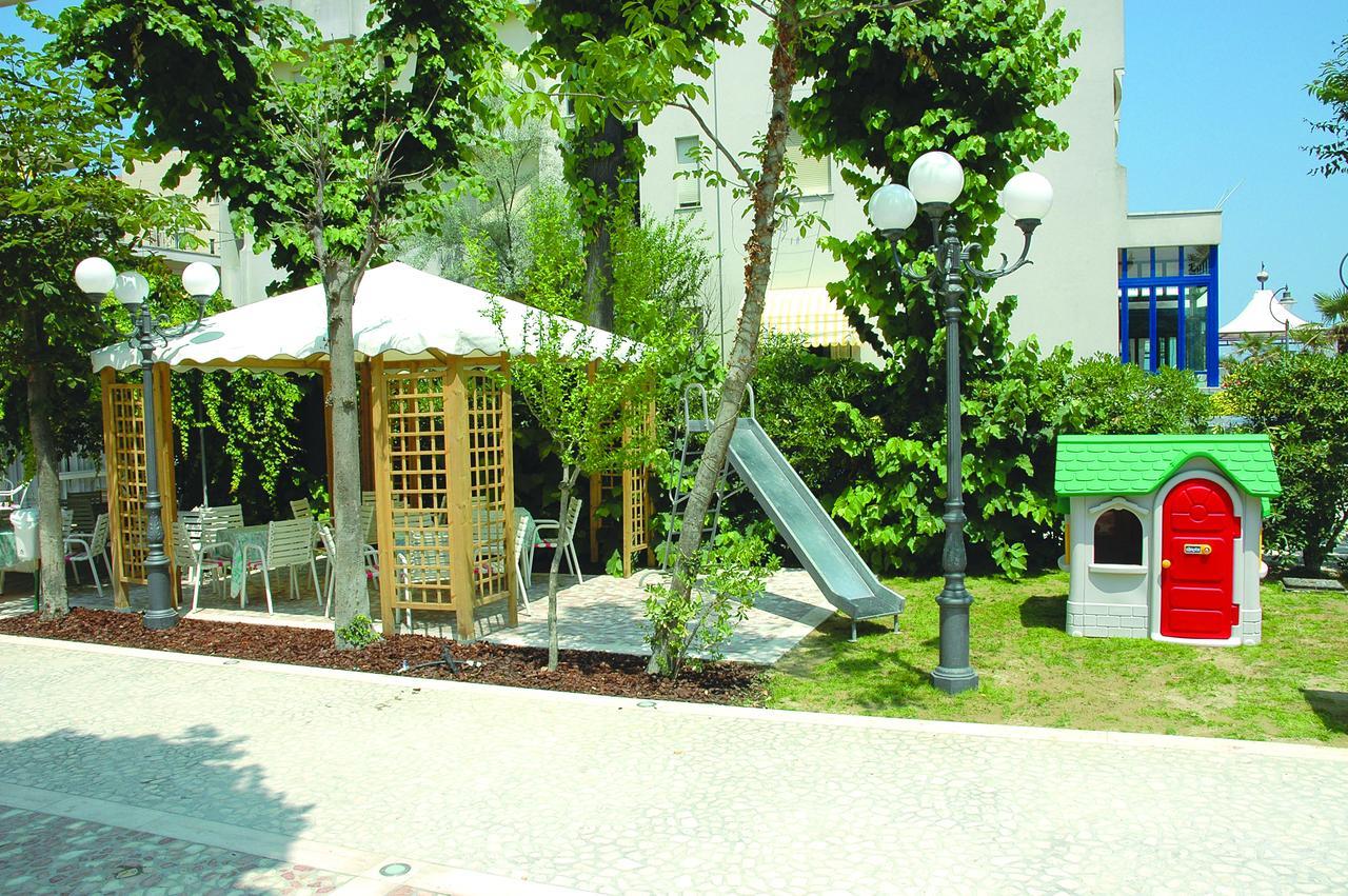 Hotel Miranda Белариа-Игеа Марина Екстериор снимка